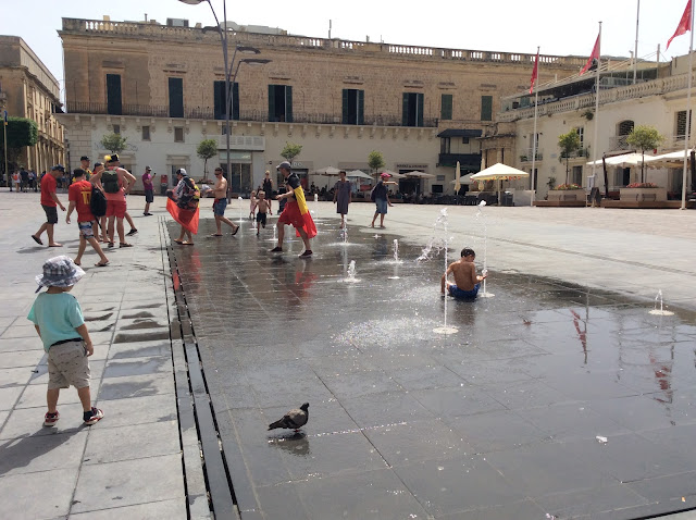 セントジョージ広場（St George Square）の噴水＠マルタ、ヴァレッタ