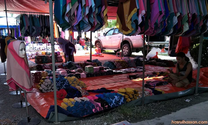 Tudung jual borong di Pasar Kemboja