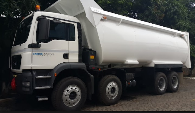 gambar dam truk hino warna putih