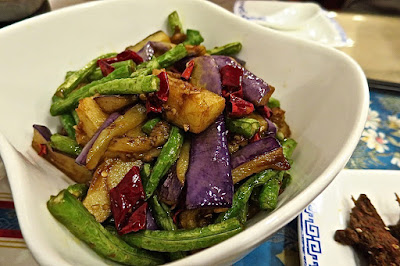 Restaurant Manchurian (满族全羊铺), stir fried long beans eggplant