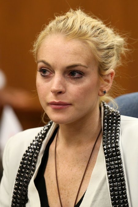 [gallery_main-1016_lindsay_lohan_court_07.jpg]