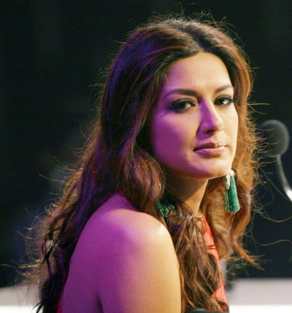 Sonali Bendre HD Wallpapers Free Download