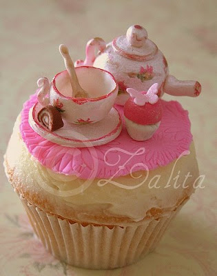 This is art Zalita's gorgeous cupcakes