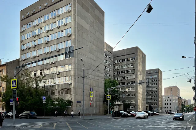 2-я Брестская улица, Управление по проектированию общественных зданий и сооружений Моспроект-2 имени М. В. Посохина (здание построено в 1979 году)