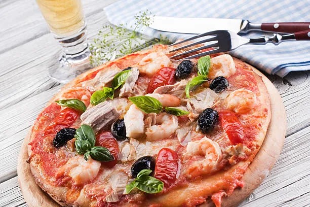 Pizza-With-Seafood