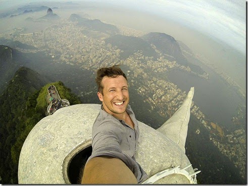 ultimate-selfie-brazil-christ-statue-rio-thompson-1