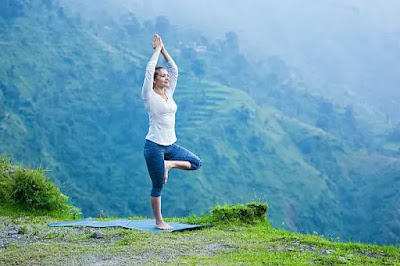 Vrikshasana yoga