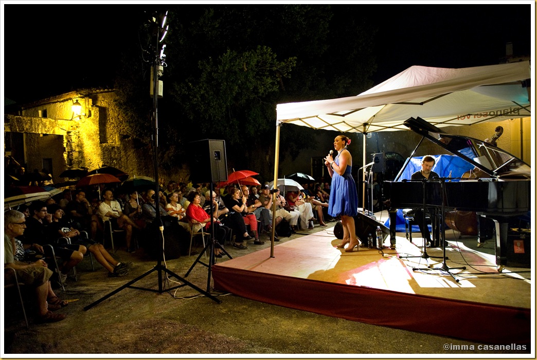 Susana Sheiman i Ignasi Terraza, protegits de la pluja a la Torre-Ramona 2012