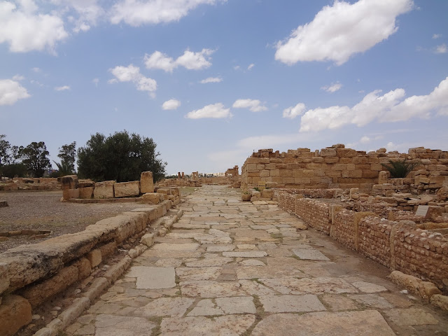 une ruelle du site archéologique de Sbeitla