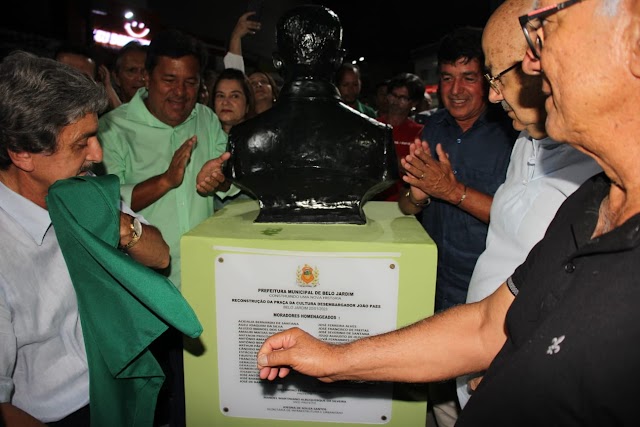 PREFEITO GILVANDRO ESTRELA INAUGURA PRAÇA DA CULTURA DESEMBARGADOR JOÃO PAES AO LADO DE MENDONÇA FILHO, VICE-PREFEITO DR. MANECO E VEREADORES DA BASE E OPOSIÇÃO