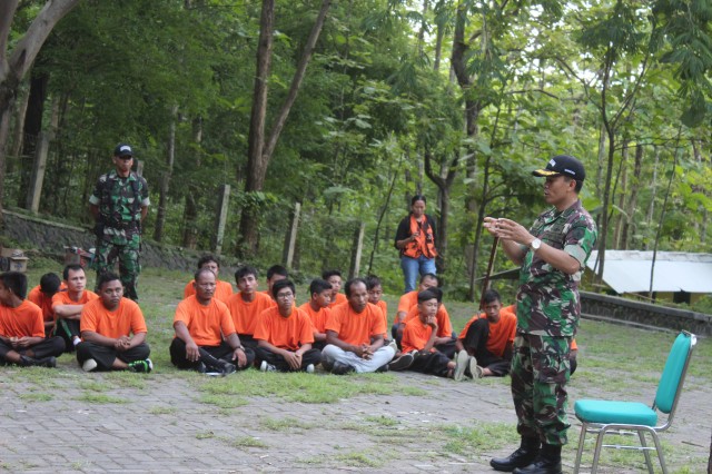 DANDIM 0726/SKH BERIKAN WAWASAN KEBANGSAAN KEPADA PESERTA DIKLAT KADER PEMUDA PANCASILA