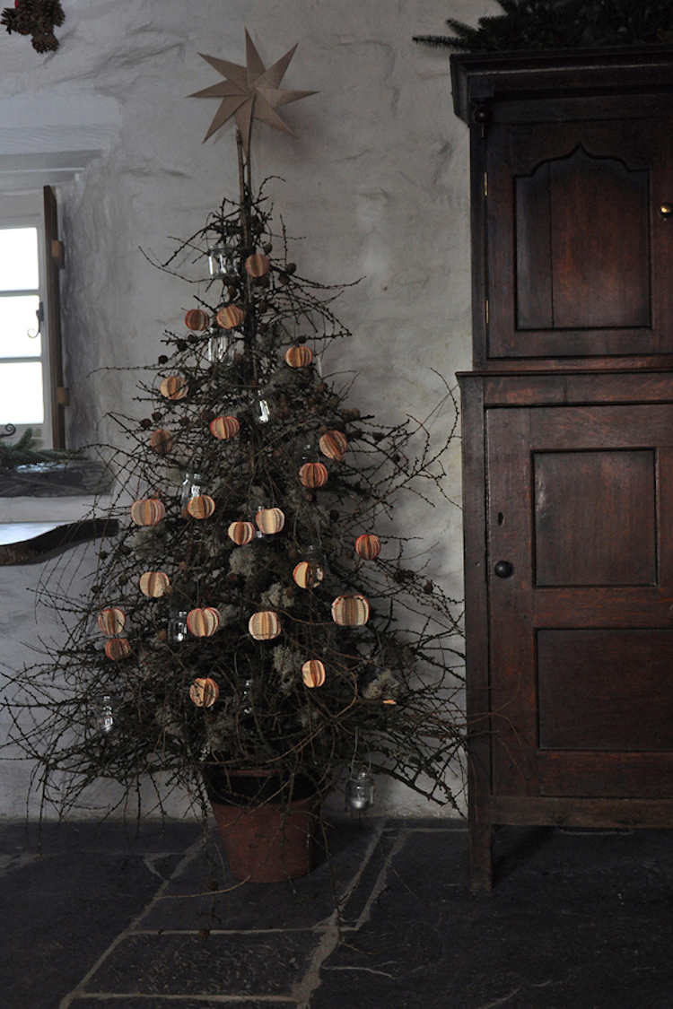 14 Scandinavian Christmas Trees That Will Bring You Joy
