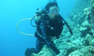 Scientist plants corals in South China Sea to save ecosystem