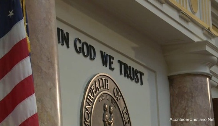 Lema "En Dios confiamos'"