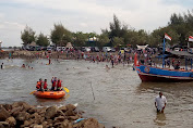 Awal Tahun Pengunjung Obyek Wisata Pantai Cahaya Membludak,  Polsek Rowosari Tingkatkan Penjagaan