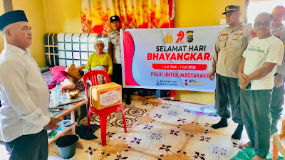 Polsek Tualang Salurkan Bantuan Sosial Untuk Warga Sakit, Peringati HUT Bhayangkara Ke-79