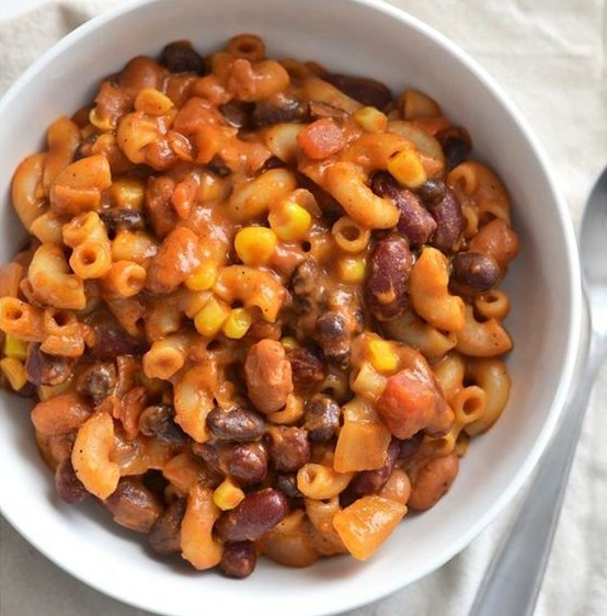 CHEESY VEGETARIAN CHILI MAC #Vegetarian #Chili