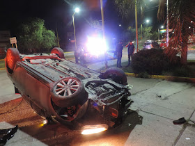 Trío de menores borrachos volcaron frente al Parque México