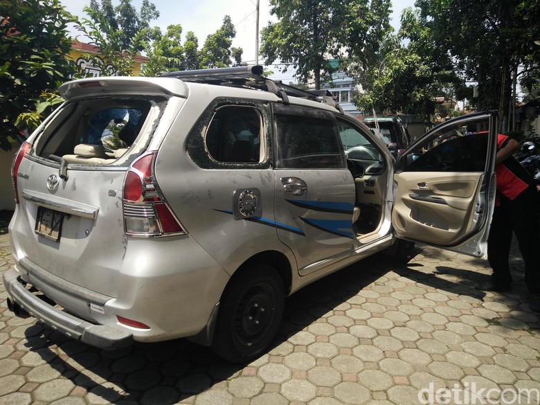 Polisi Menangkap Sejumlah Pelaku Perusakan Avanza di Bandung