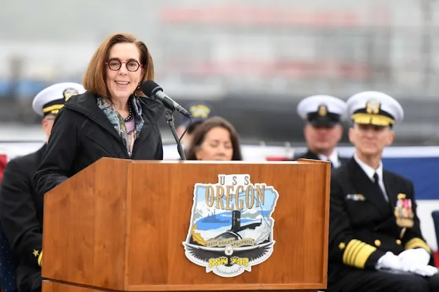 La USNAVY comisionó el submarino de ataque rápido USS Oregon (SSN 793) en una ceremonia tradicional celebrada el sábado 28 de mayo en la Base Naval de Submarinos de New London.