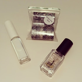 mother-of-pearl-nail-foils