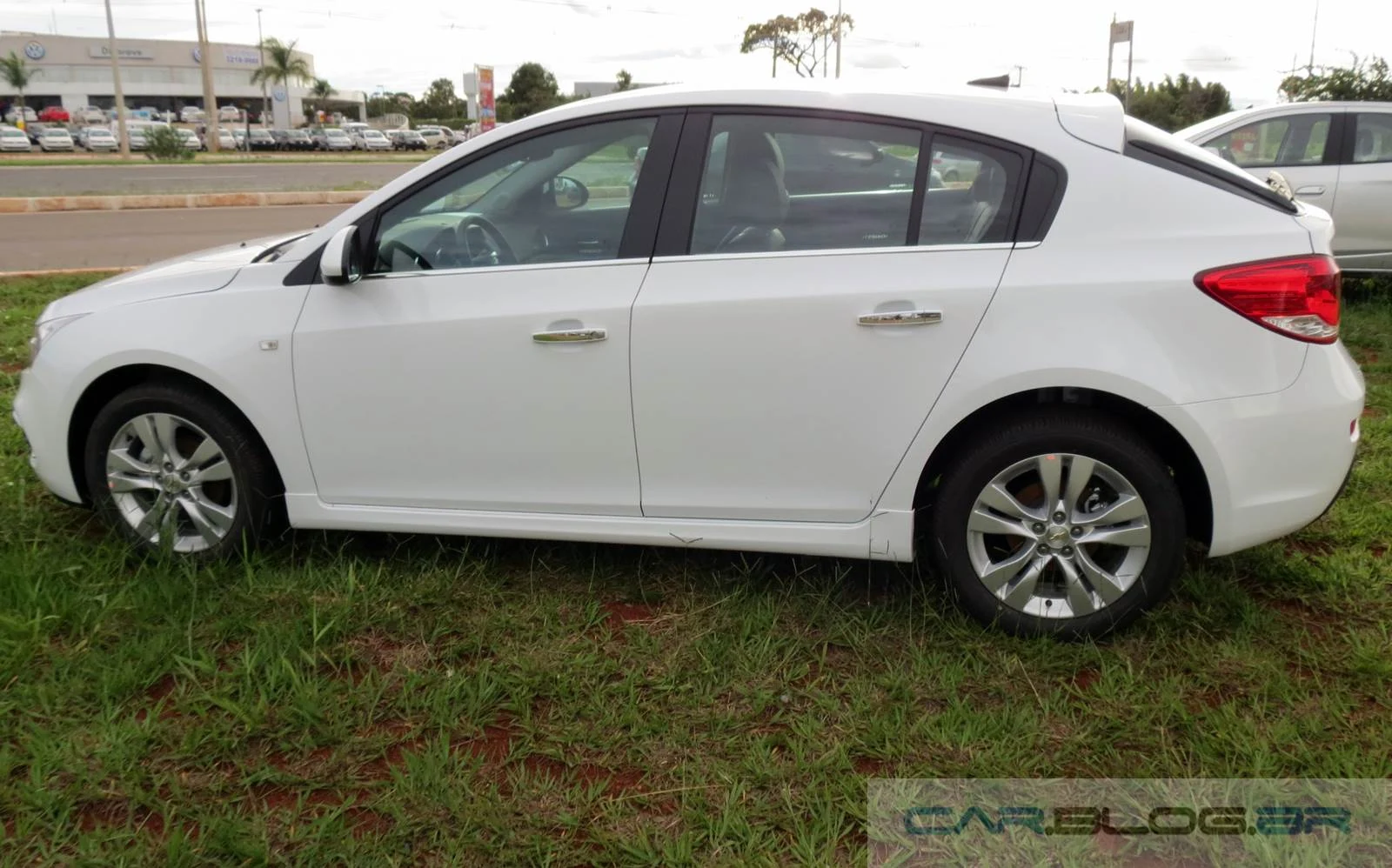 Novo Cruze Hatch LTZ 2015 Branco Vintage