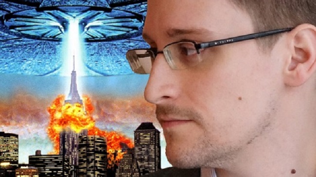 Αλλαγή πλεύσης: Ο Edward Snowden τα γυρίζει τώρα στο αν υπάρχουν εξωγήινοι!