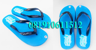 Pembuat Sandal Spon