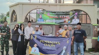 Pemdes Kampung Melayu Barat dan DKM Almarwah gelar bagi takjil gratis