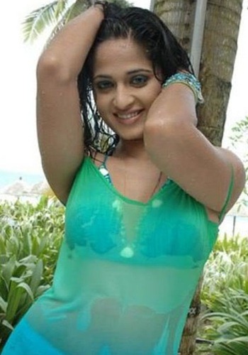 Tamil Actress Anushka New Fashion