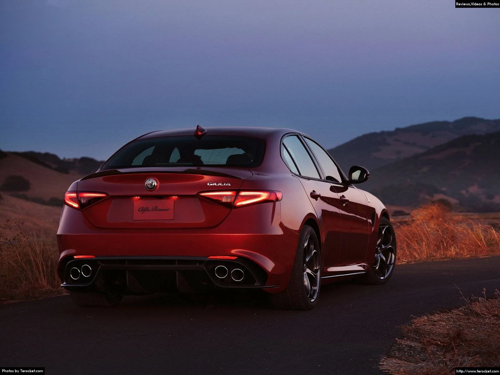 Hình ảnh xe ô tô Alfa Romeo Giulia 2016 & nội ngoại thất