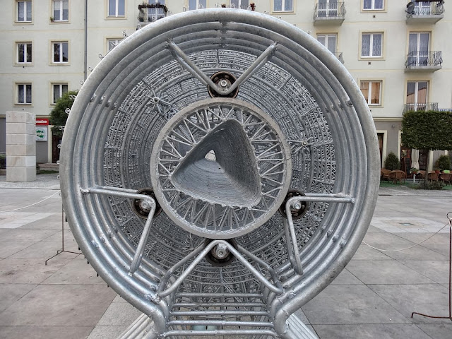 Turbina. Adam Garnek. Plac Artystów w Kielcach