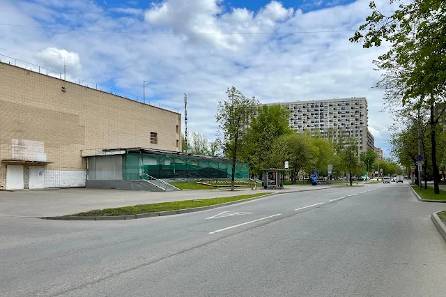 улица Михайлова, бывший кинотеатр «Восход», жилой комплекс «Михайлова, 31»