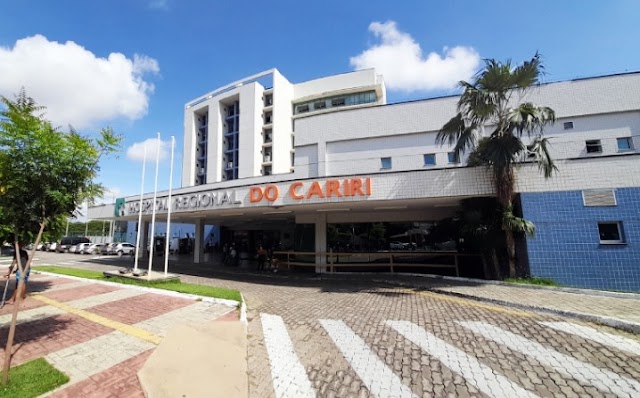 Evento no Hospital Regional do Cariri promove conscientização sobre o AVC na praça do Romeirão, em Juazeiro do Norte