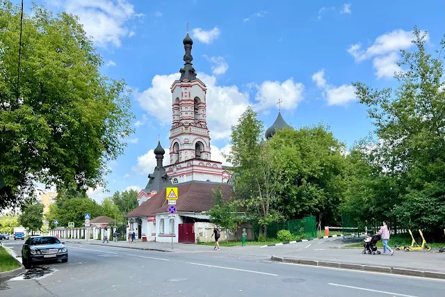 улица Ибрагимова, храм великомученика Димитрия Солунского на Благуше