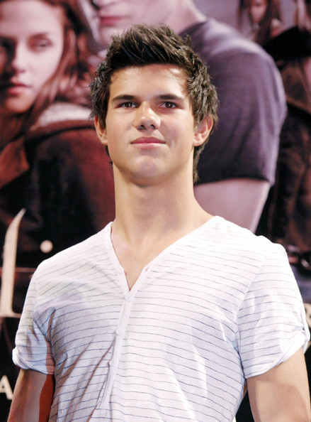 taylor lautner wallpaper. twilight iphone taylor lautner