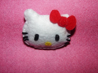 broche de fieltro de hello kitty