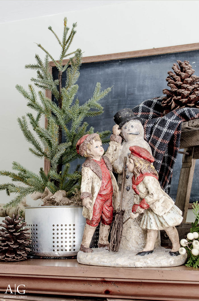 Snowmen and trees are the perfect way to transition for decorating for Christmas to keeping the house cozy for winter.  ||  www.andersonandgrant.com