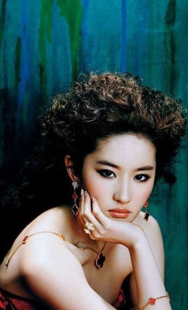 pretty girl liu yi fei wallpapers