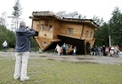 upside down house 003 Upside Down House in Poland