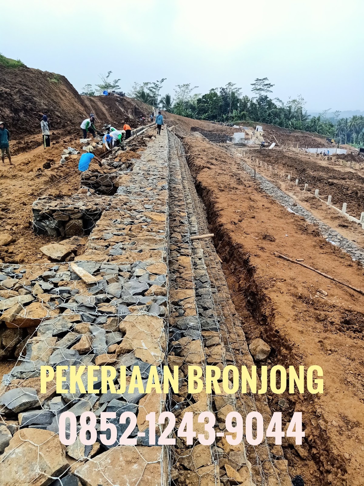Pemasangan Batu Bronjong Penahan Tanah ~ PT MEGAH BETON