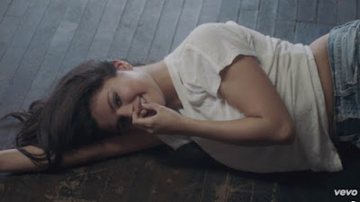 Selena Gomez se luce sexy en el vídeo de "Good For You"