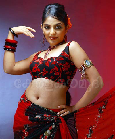  Celebrity on Mallu Actress Mythili Hot   Hot Ac X Tress Pics