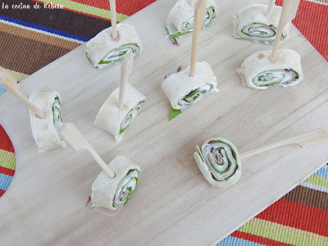 Rollitos de lacón con semillas de amapola