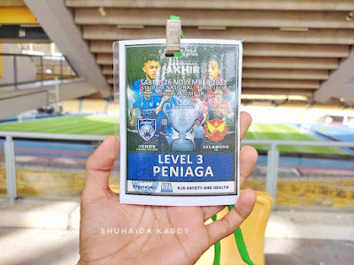 Berniaga Final Piala Malaysia Pintu C  di Stadium Bukit Jali