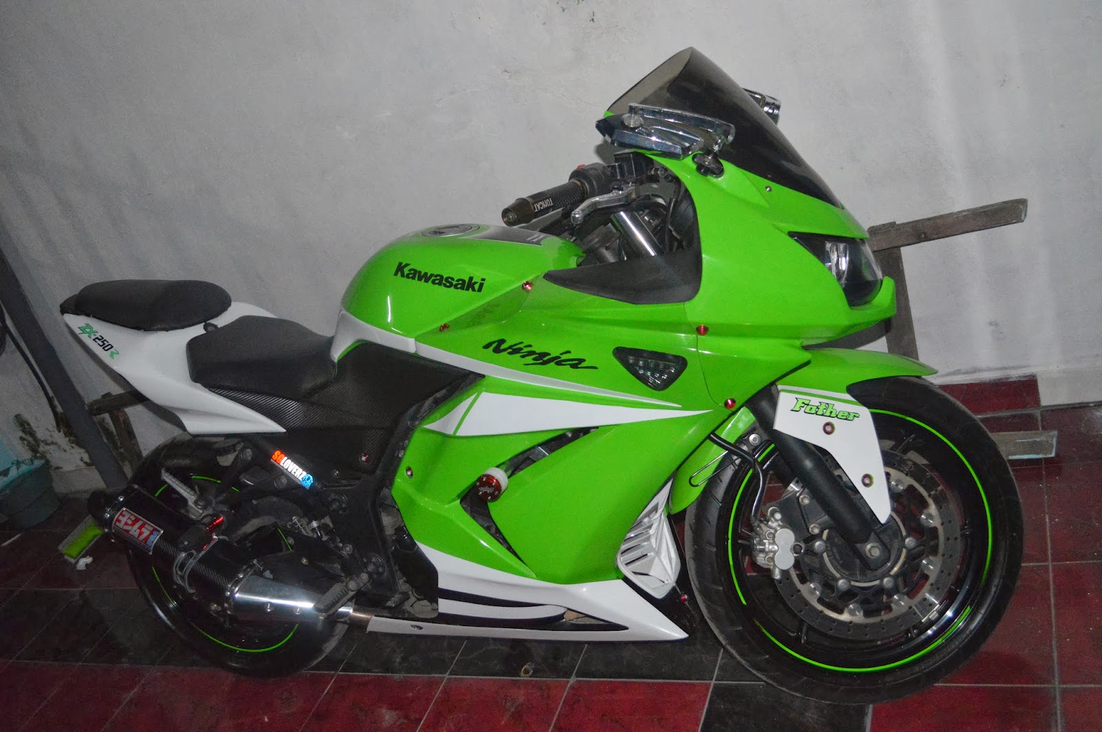 Modifikasi Motor Ninja 250 Karbu