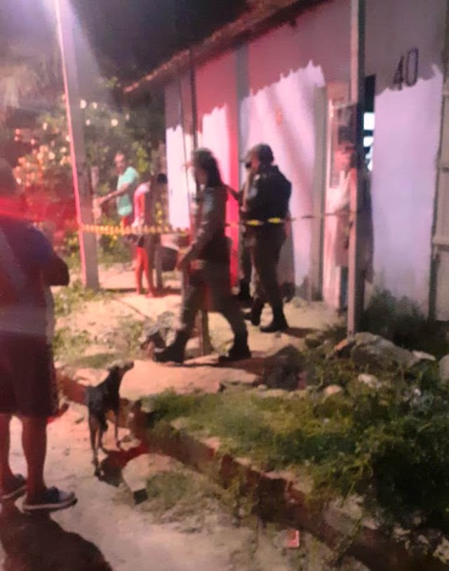 Homem é executado a tiros em residência no litoral do Piauí