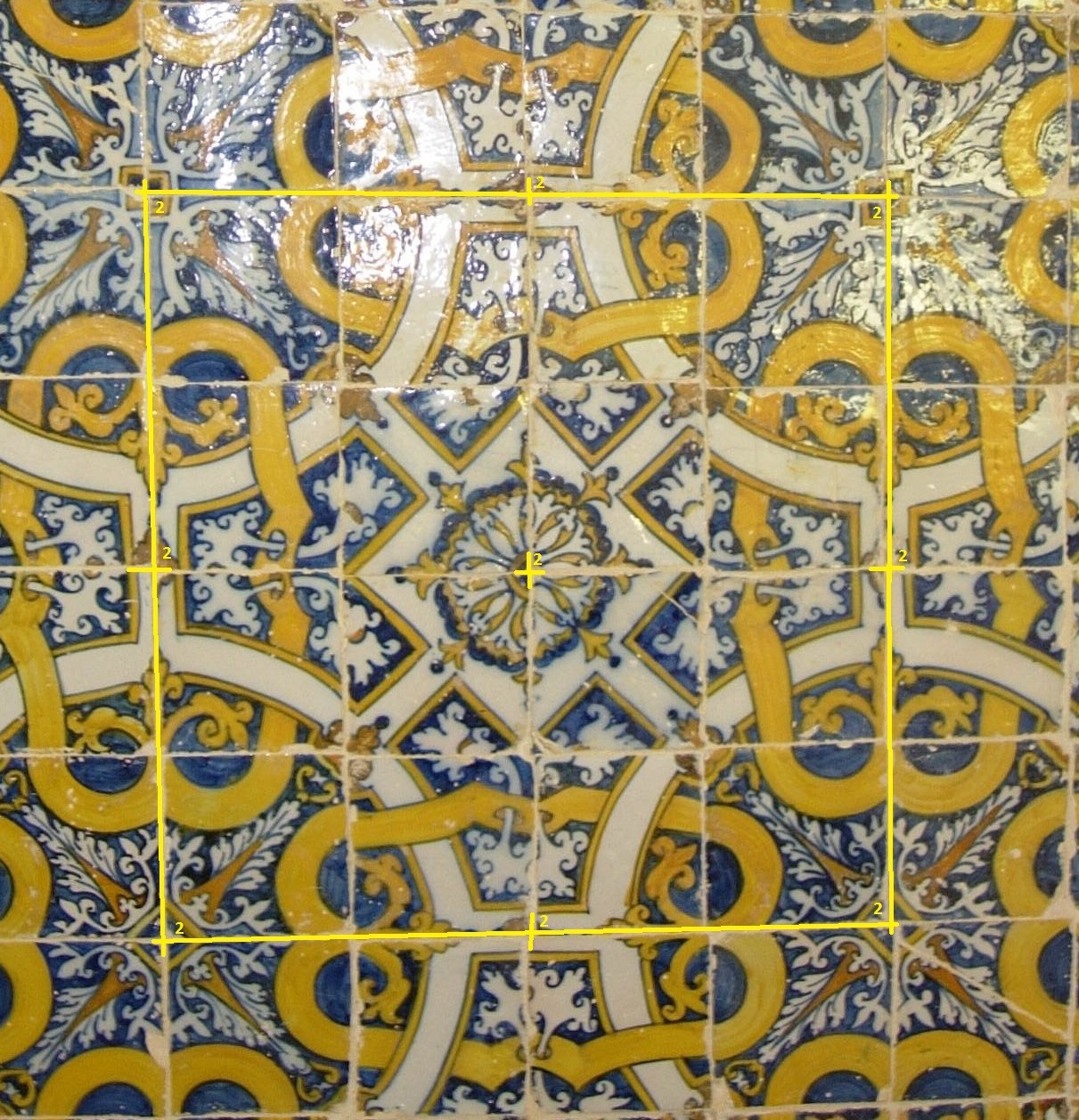 ... Wallpaper groups. Tiles: Portugal, Santarém, Igreja de Marvila - p2