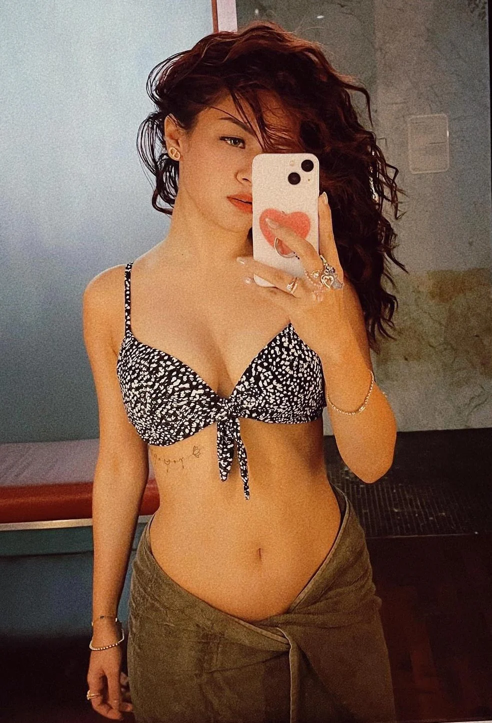 avneet kaur bikini towel selfie sexy body navel