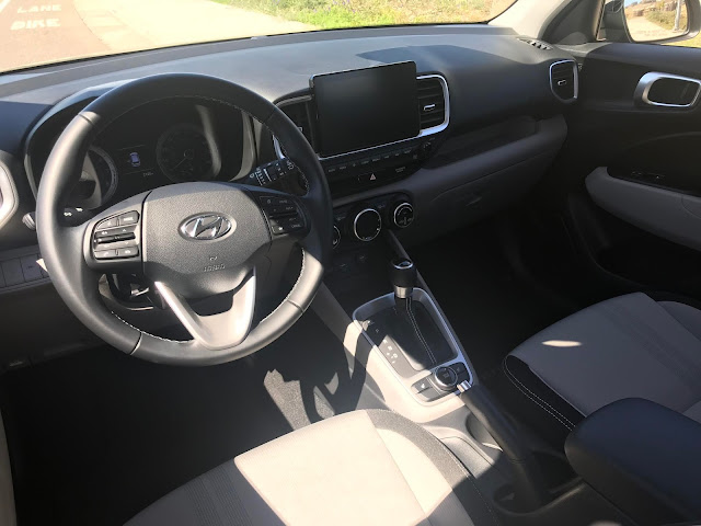 Instrument panel in 2020 Hyundai Venue SEL